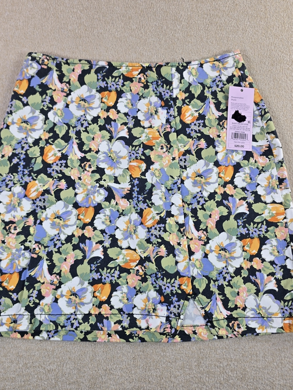 NWT Wild Fable Floral Mini Skirt Womens Size 4 Black Multicolor Front Slit